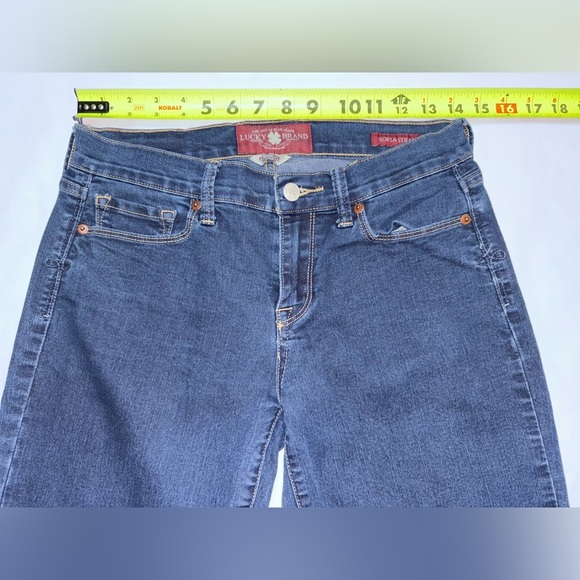 Lucky Brand Size 6/28 Regular Dark Wash Sofia Straight Mid Rise Jeans - Picture 3 of 11